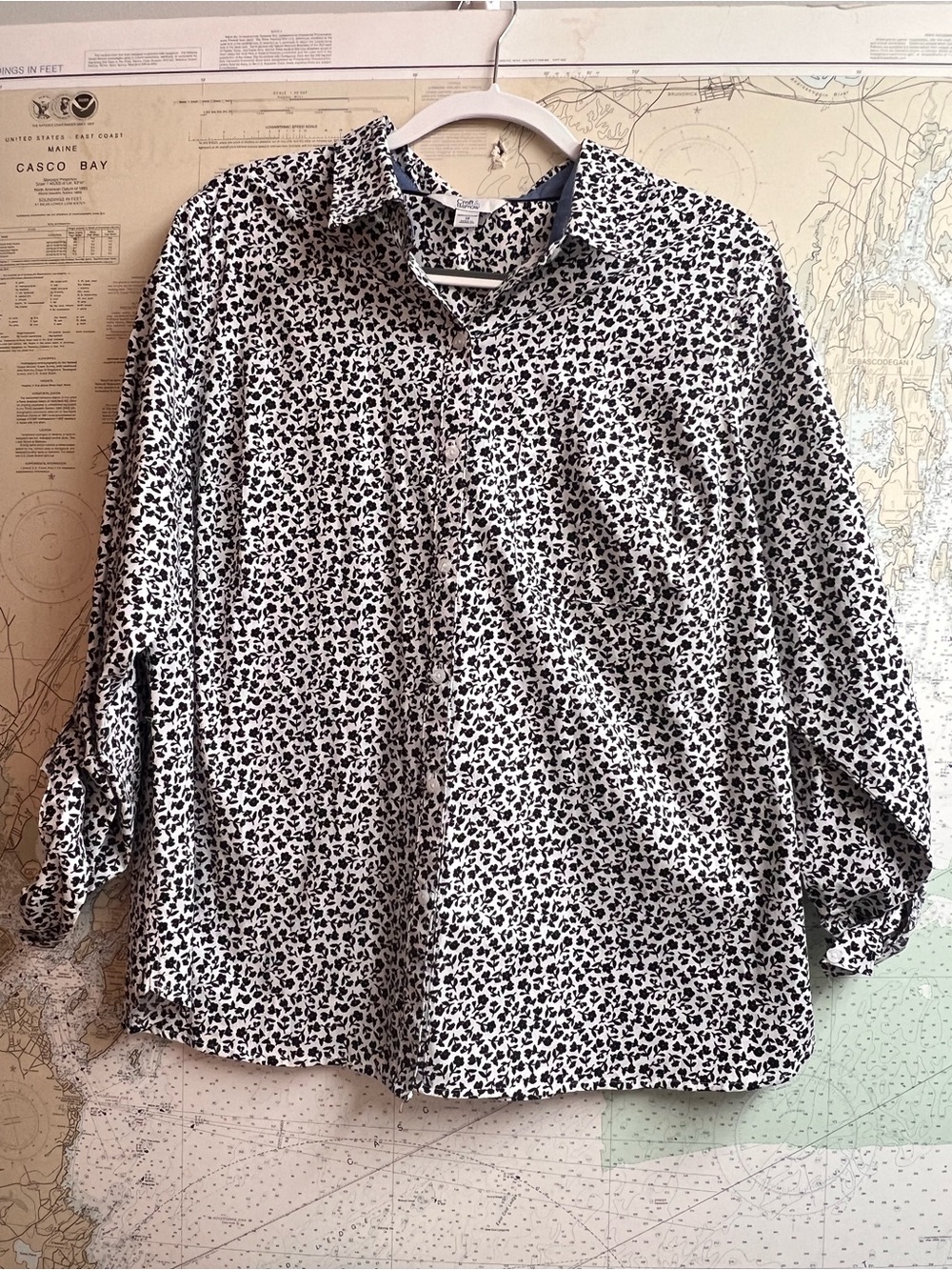 Croft & Barrow Womens Plus 1X Floral Button Up Shirt Black & White Long Sleeve